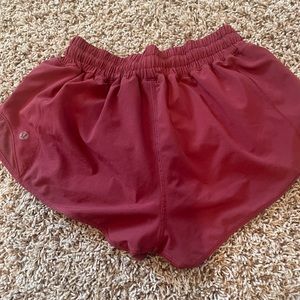 Lululemon 2.5” hotty hot savannah